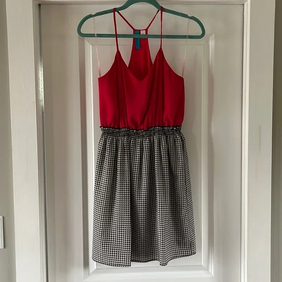 Buttons Dress - Picture 9 of 10